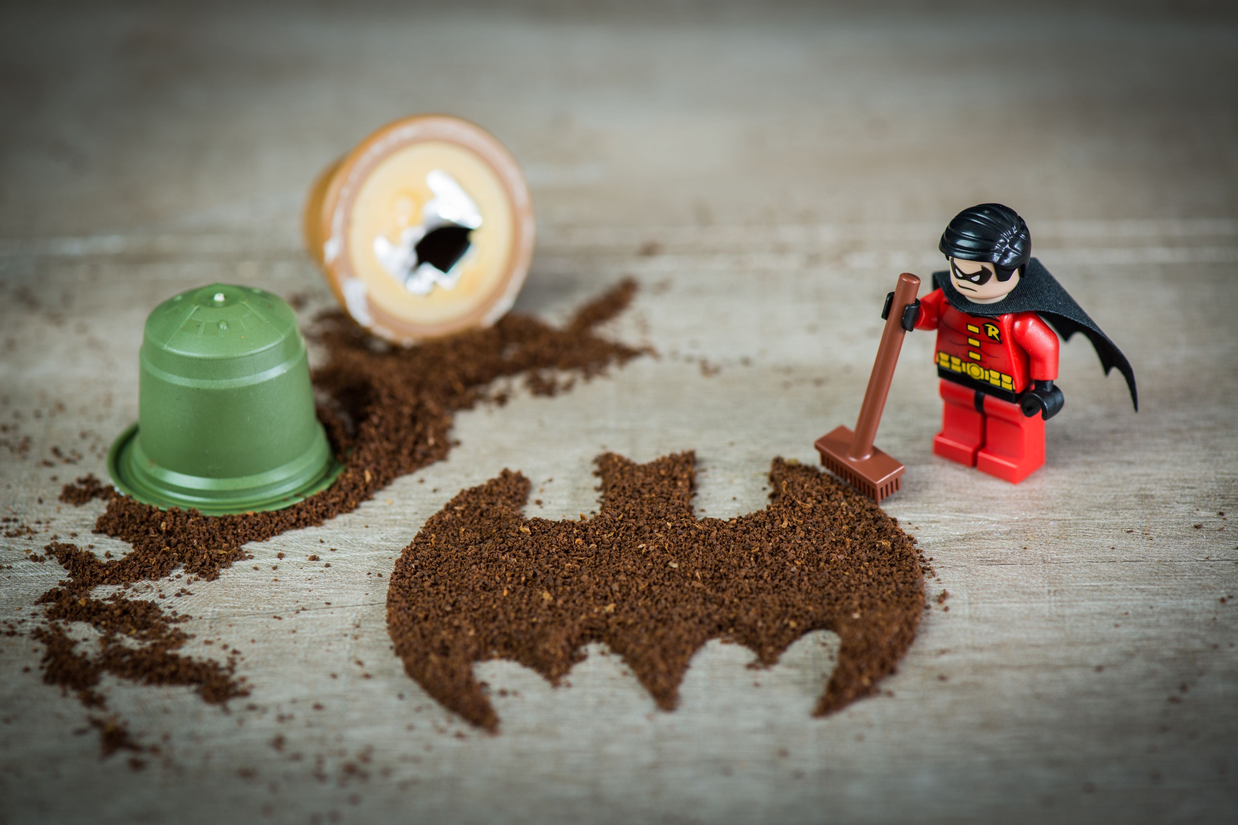 Photo de SAMSOFY a pour titre ROBIN COFFEE seconde ed. style graphique dim : SAMSOFYprix:60