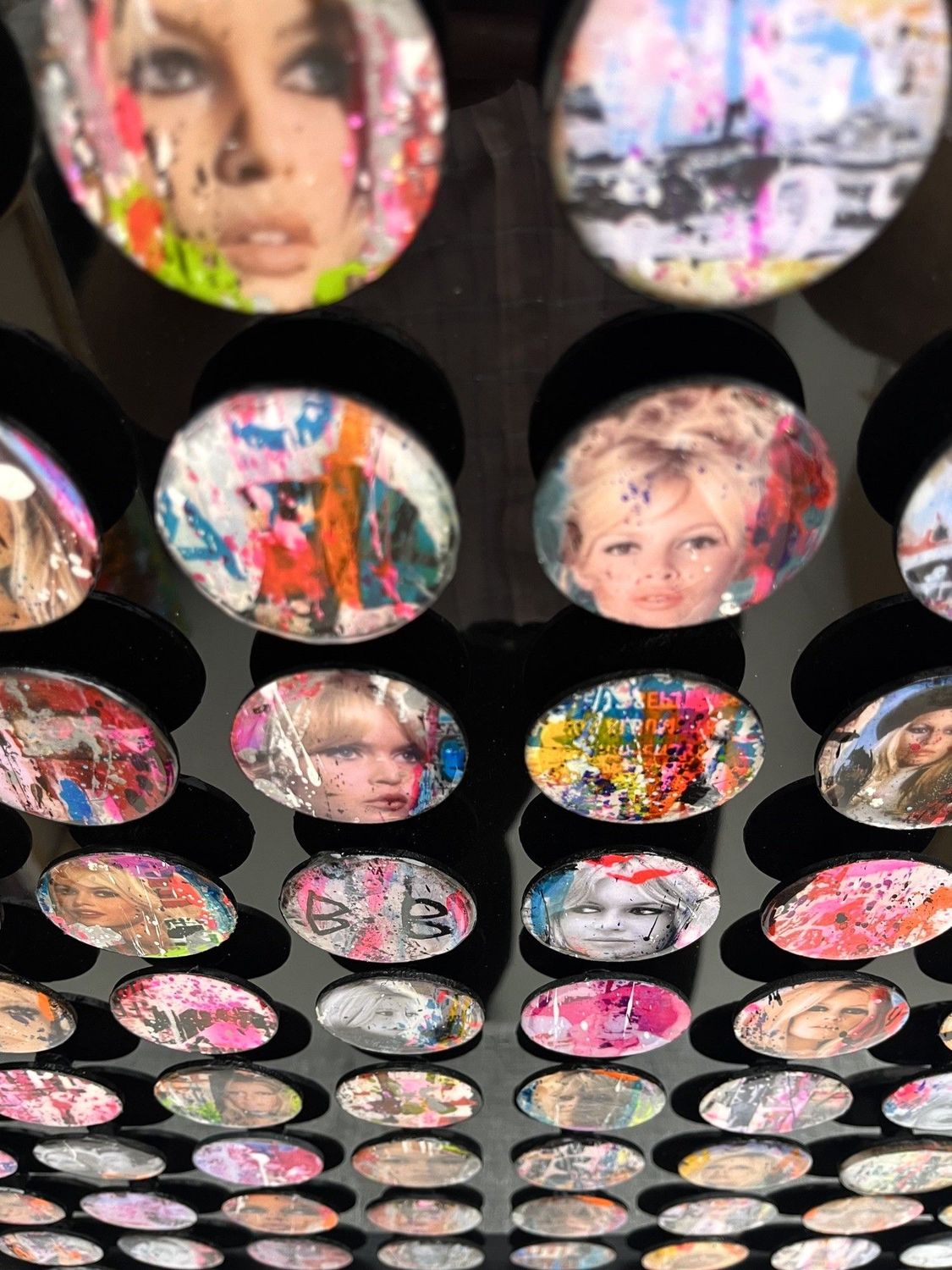 Tableau de THIERRY RASINE a pour titre BB style street pop art dim : THIERRY RASINEprix:1600