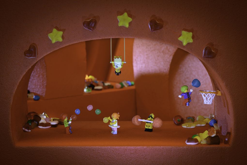 Photo de SAMSOFY a pour titre CANDY CIRCUS style graphique dim : SAMSOFYprix:60