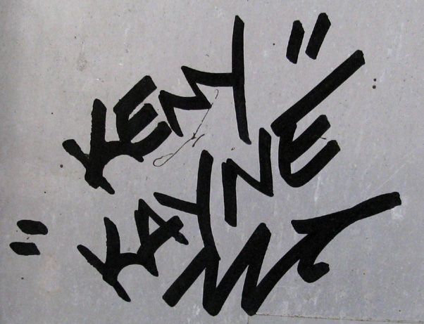 Tableau de KENY a pour titre Duel de spray style graffiti, street art dim : KENYprix:400