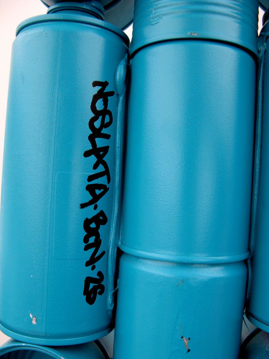 Sculpture de ME LATA a pour titre Love of my life style graffiti, street pop art dim : ME LATAprix:400