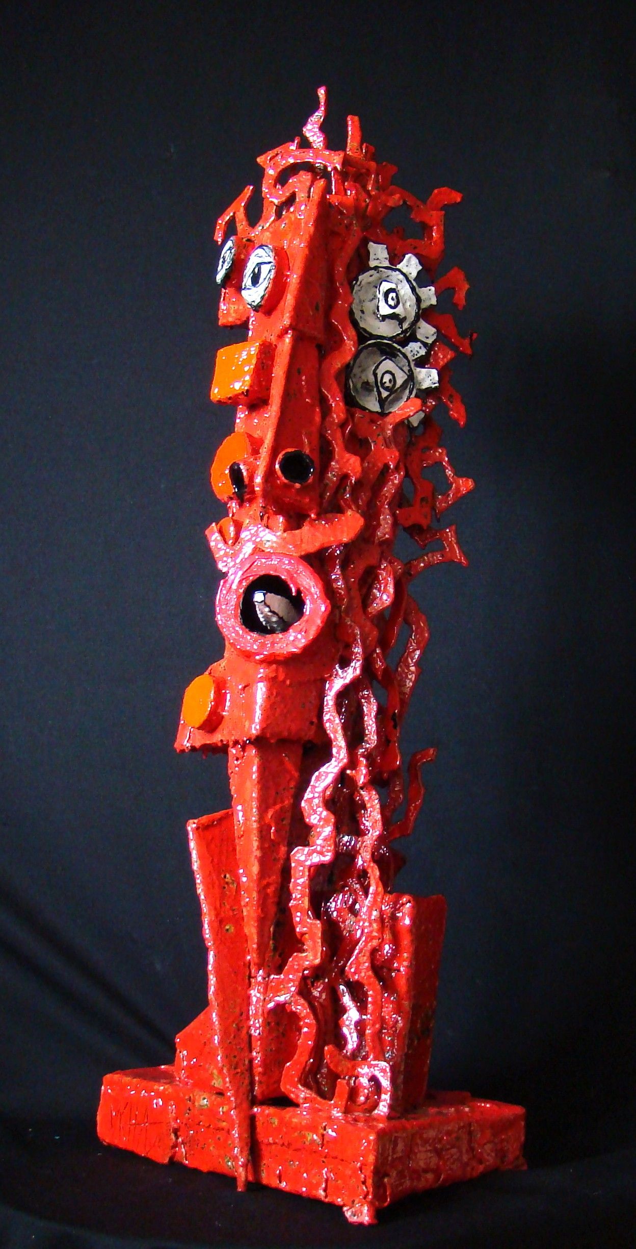 Sculpture de MICHADU a pour titre Mr simplement rouge style figuratif, graphique dim : MICHADUprix:3800