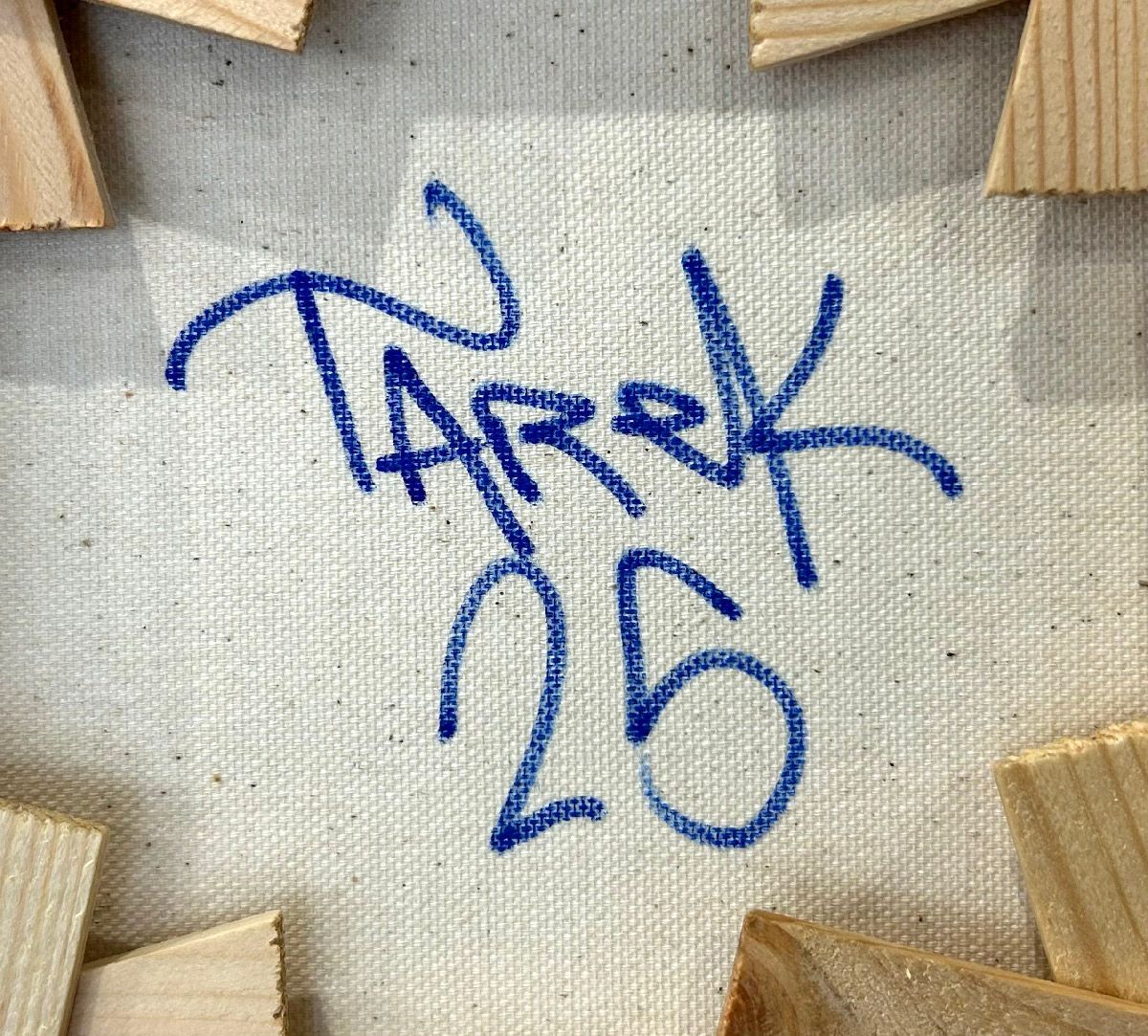 Tableau de TAREK a pour titre Geometric yellow style street art dim : TAREKprix:160