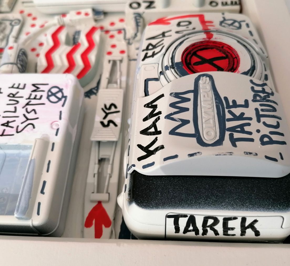Sculpture de TAREK a pour titre THE MATRIX style graphique dim : TAREKprix:350