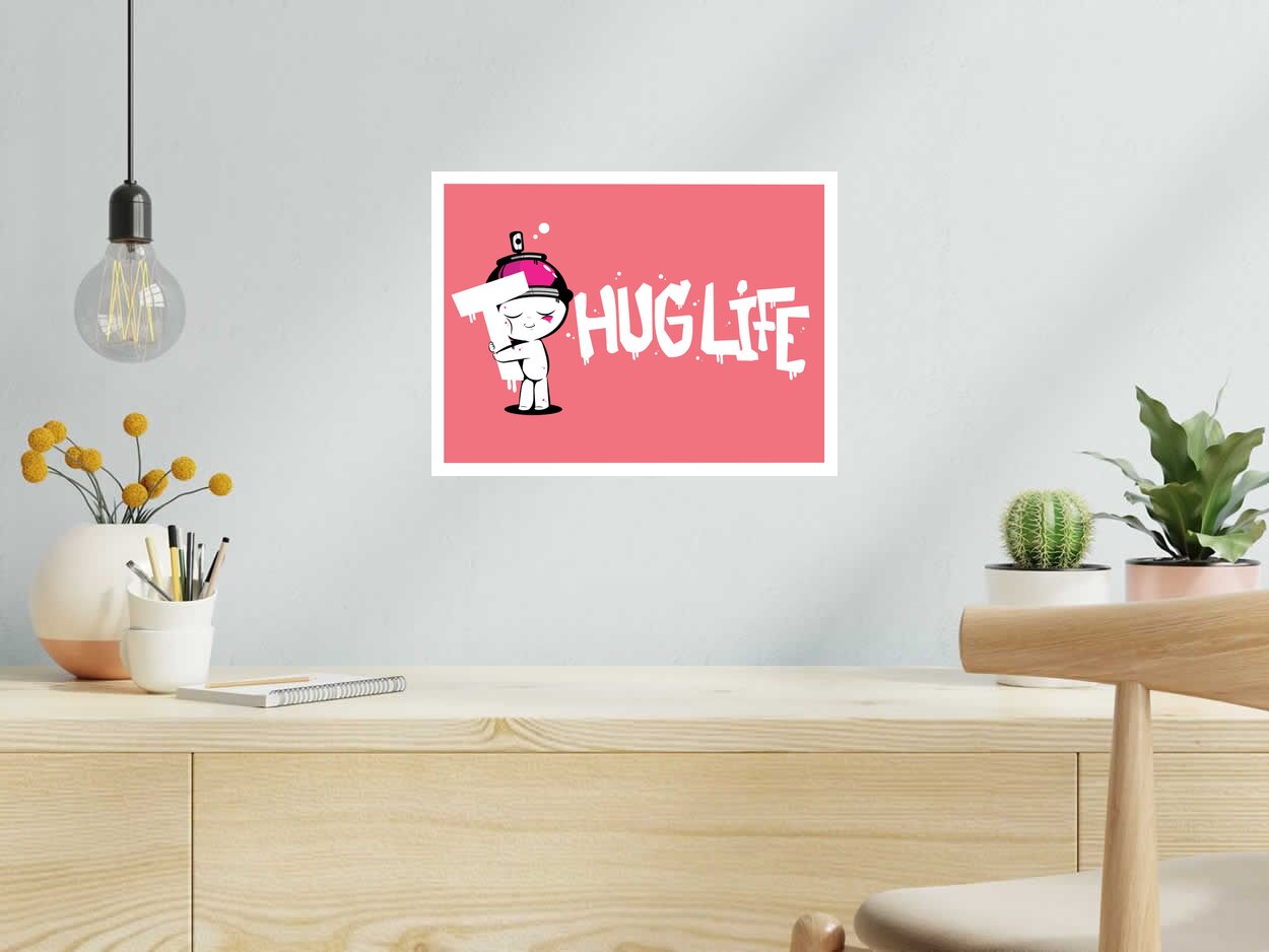 Estampe HUG LIFE PINK de JUAN SPRAY dans un intérieur – 30 × 40 cm