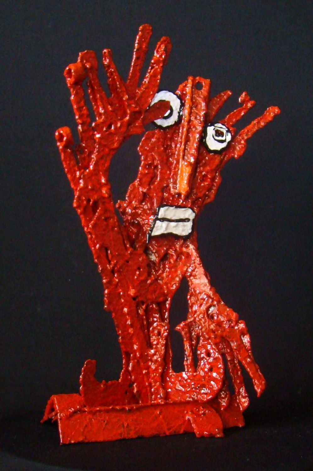 Sculpture de MICHADU a pour titre Hello Everybody style graphique dim : MICHADUprix:850