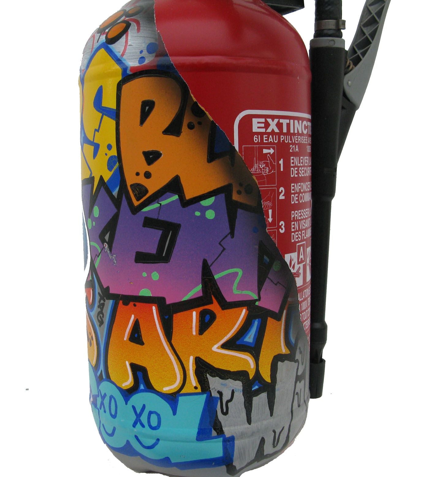 Sculpture de KENY a pour titre FIRE ART style graffiti, street art dim : KENYprix:600