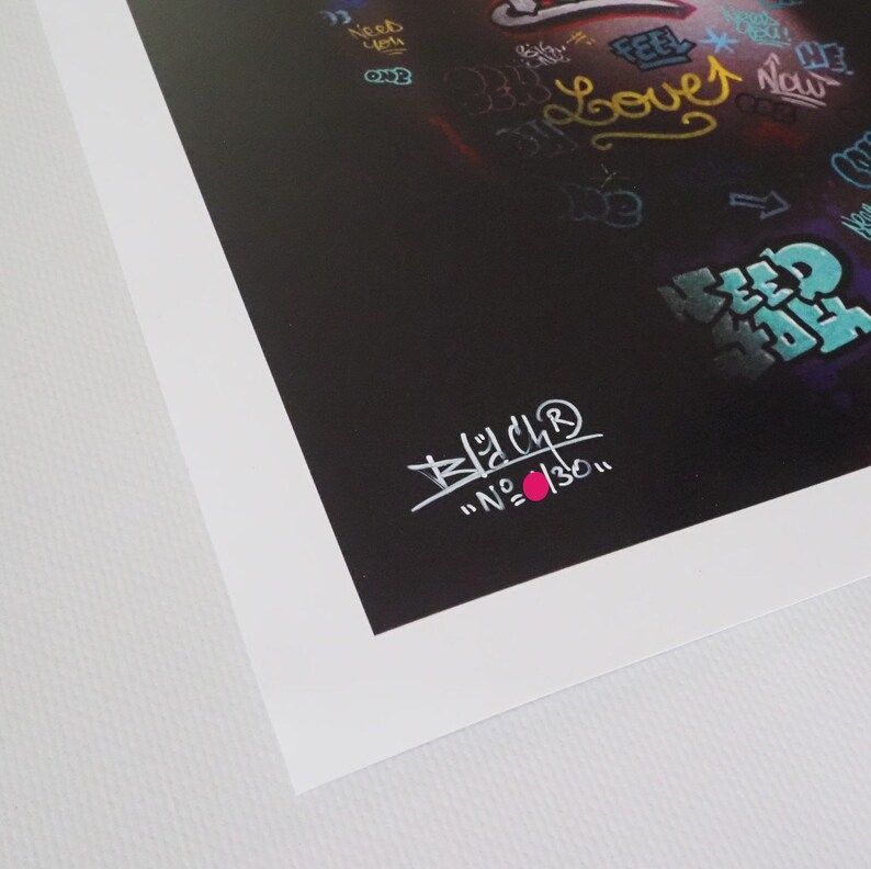 Editions d'art de BLACH a pour titre VIC Kiss my Ass style graffiti, street art dim : BLACHprix:70