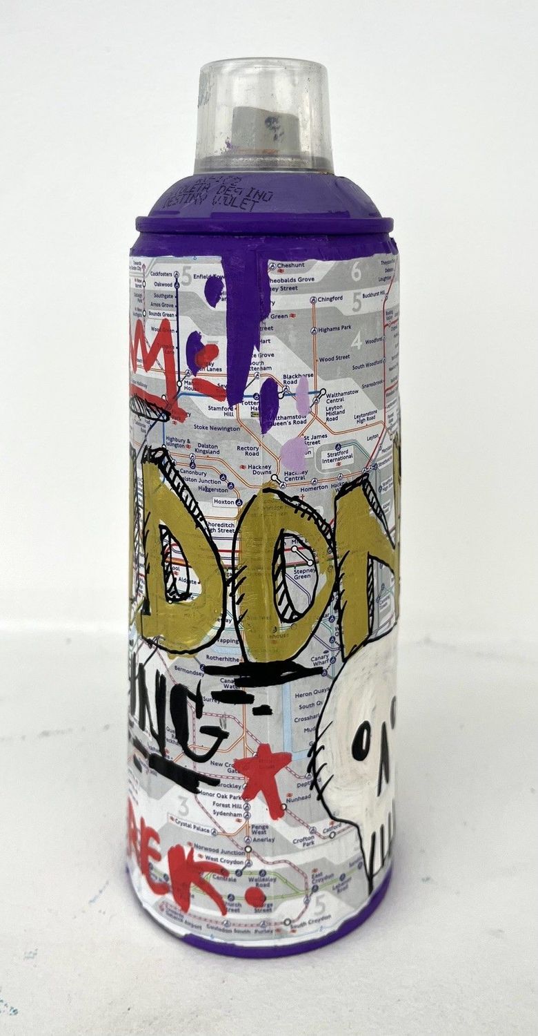 Sculpture de TAREK a pour titre London Calling style graphique dim : TAREKprix:60