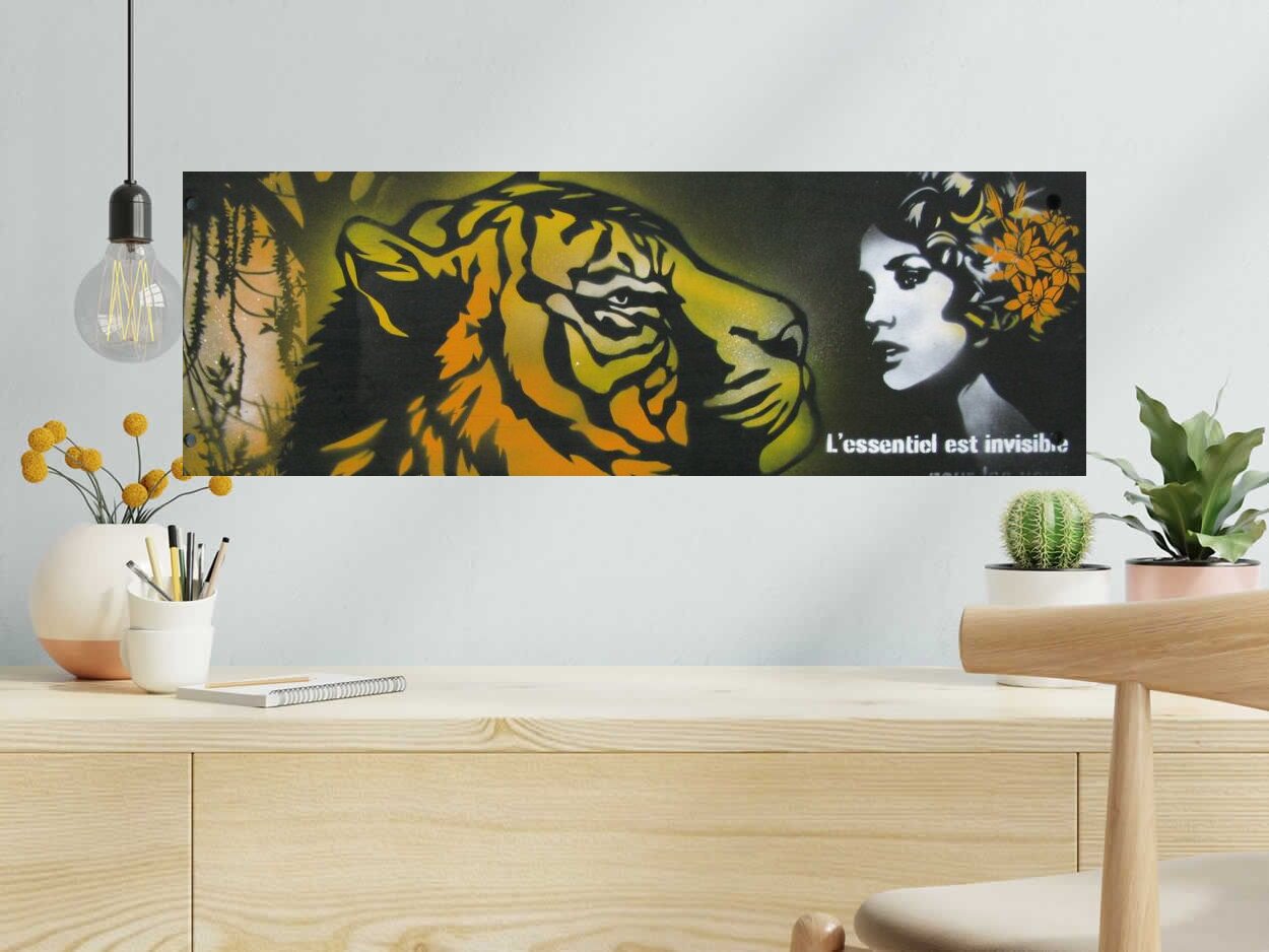 Peinture L'essentiel est invisible pour les yeux de KARO TRASS dans un intérieur – 89 × 30 cm