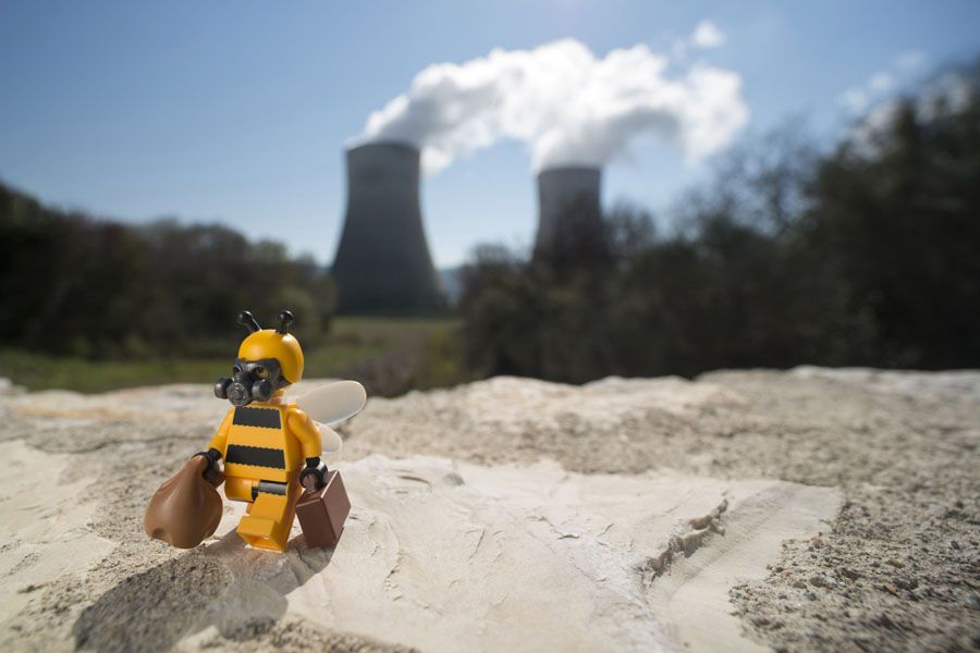 Photographie graphique petit format NUCLEAR – SAMSOFY – 24 × 36 cm