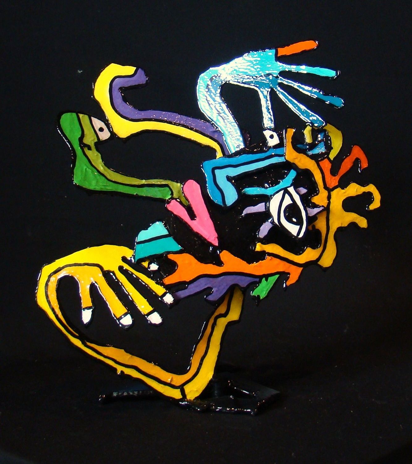 Sculpture de MICHADU a pour titre Quand est-ce-que tout bascule? style graphique dim : MICHADUprix:700