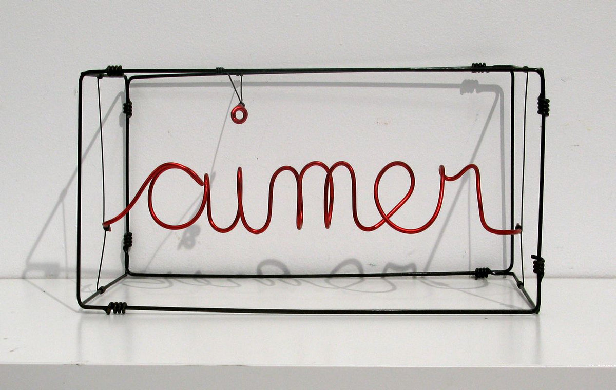 Sculpture figuratif petit format noir et rouge Aimer Rouge grand 2 – JPHI – 30 × 15 cm