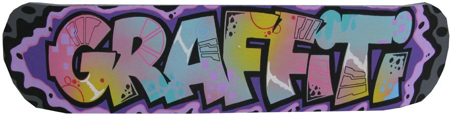 Sculpture street art petit format GRAFFITI skate – KENY – 73 × 15 cm