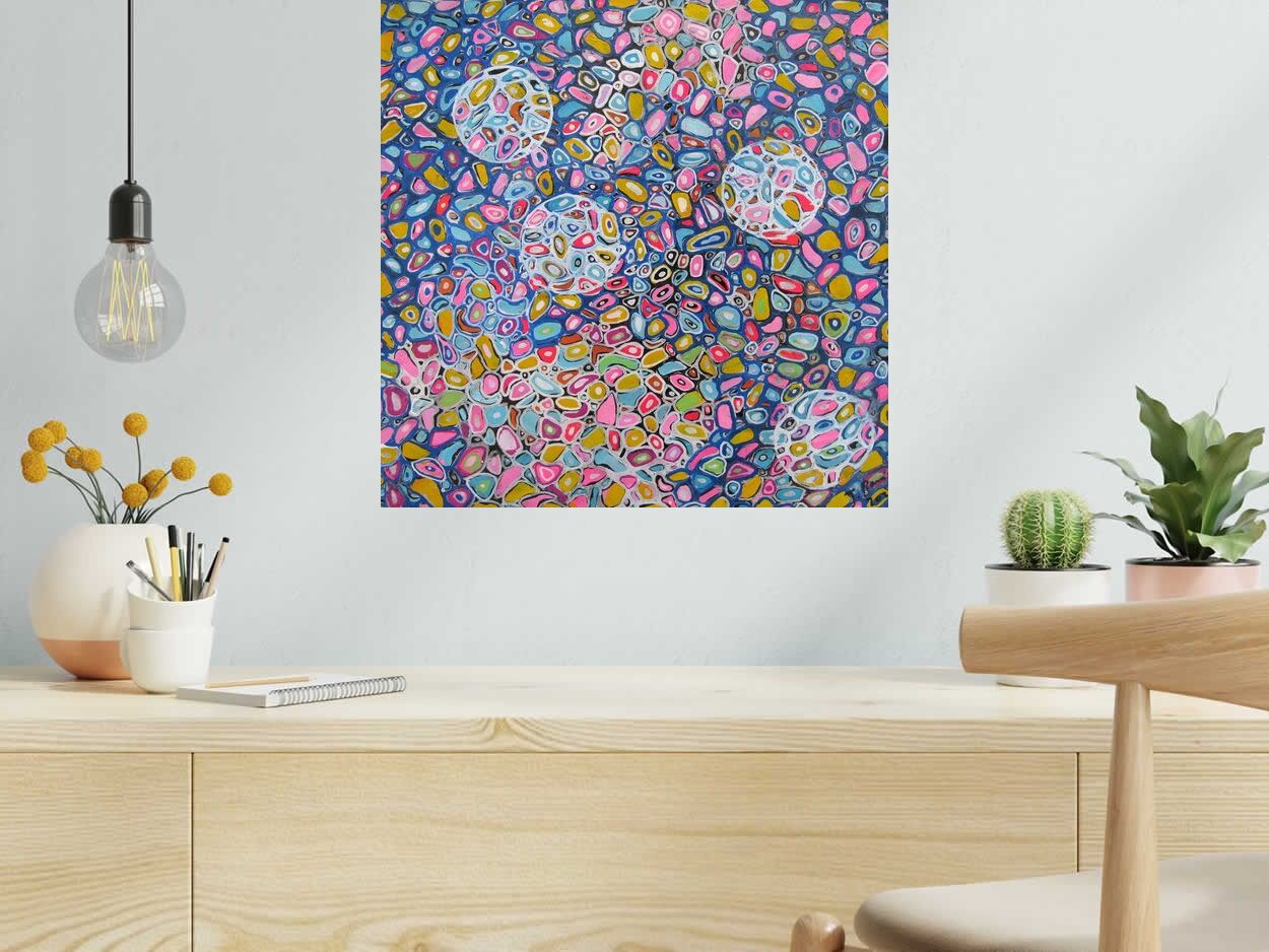 Tableau MICROCOSME 11 de JAVIER RAMIREZ dans un intérieur – 50 × 50 cm