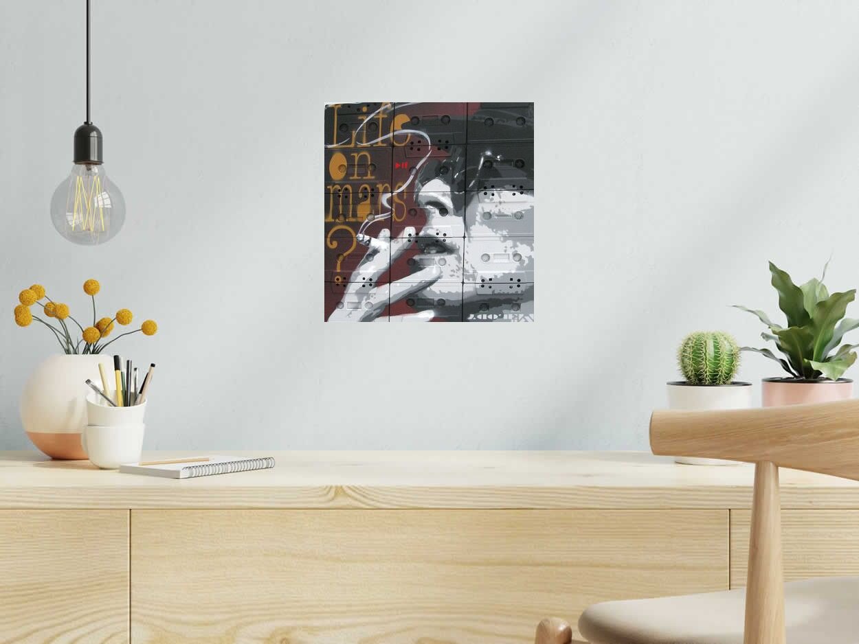 Tableau Pièce unique STREET ART: LIFE ON MARS II de MR MELODY dans un intérieur – 30 × 32 cm