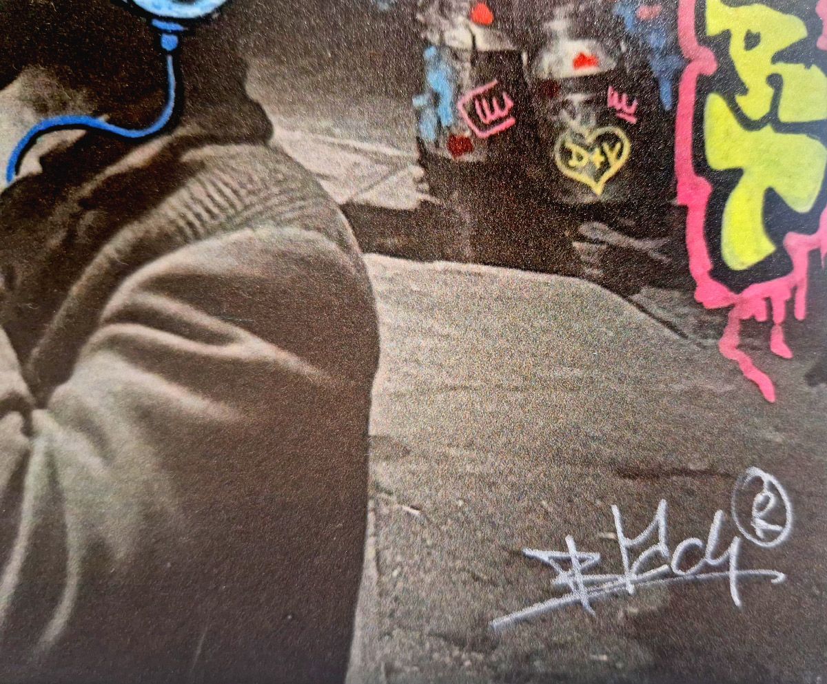 Tableau de BLACH a pour titre  Lyon Doisneau Traboule style graffiti, street art dim : BLACHprix:200
