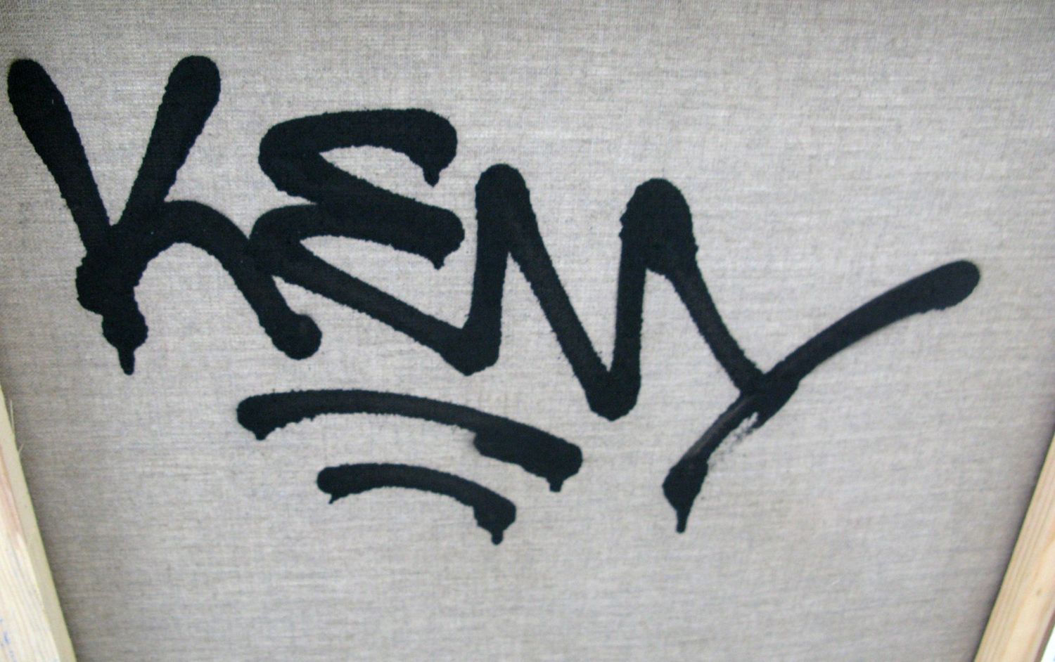 Tableau de KENY a pour titre  Spray Lovers style graffiti, street art dim : KENYprix:800