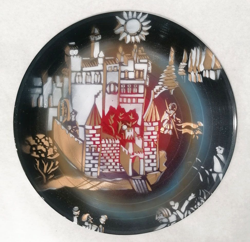 Sculpture de ARTISTE OUVRIER a pour titre  LE CHATEAU 3 style figuratif dim : ARTISTE OUVRIERprix:200