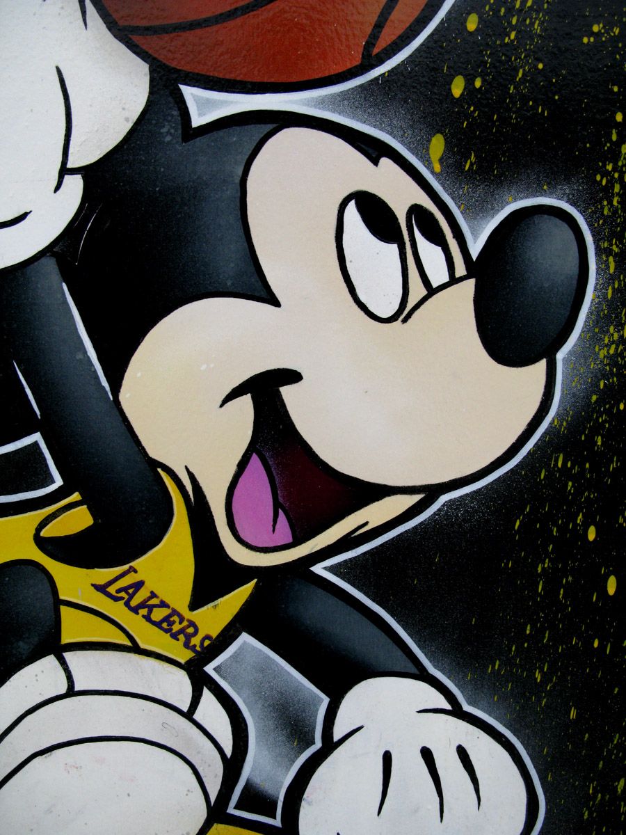 Tableau de JUG a pour titre  Mickey Lakers style street pop art dim : JUGprix:1500