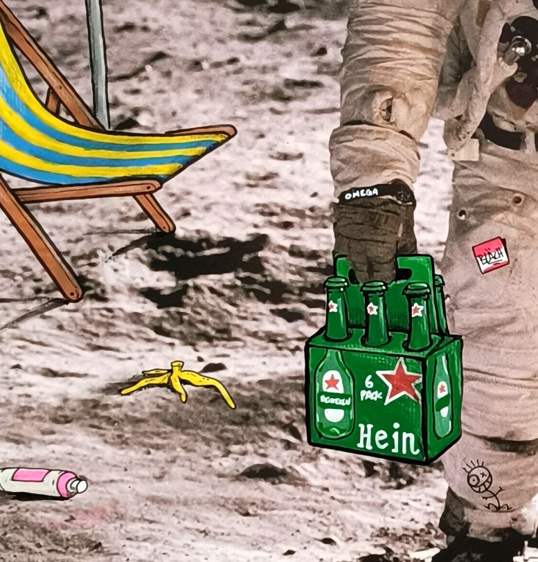 Editions d'art de BLACH a pour titre  Moon Colonization style street art dim : BLACHprix:100