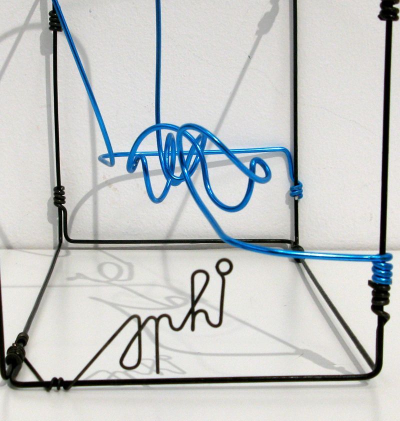 Sculpture de JPHI a pour titre  Love bleu petit 1 style figuratif dim : JPHIprix:200