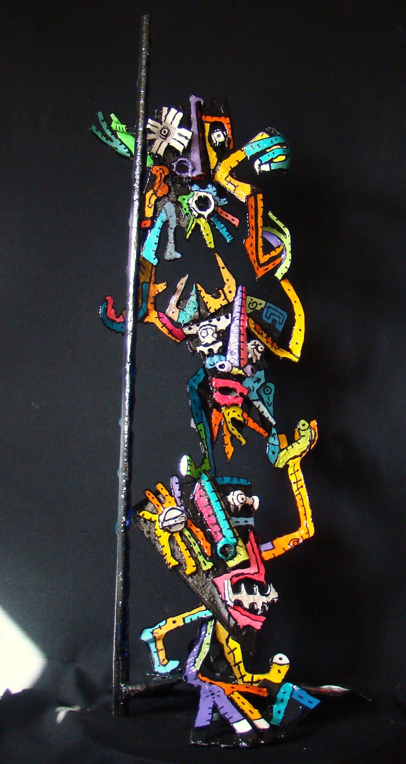 Sculpture de MICHADU a pour titre  A trois c'est mieux style figuratif, graphique dim : MICHADUprix:4700