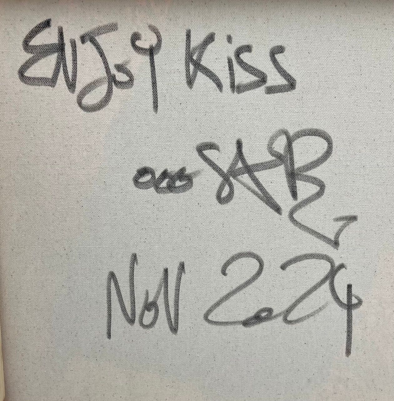 Tableau de RICO SAB a pour titre  Enjoy Kiss style street pop art, street art dim : RICO SABprix:600