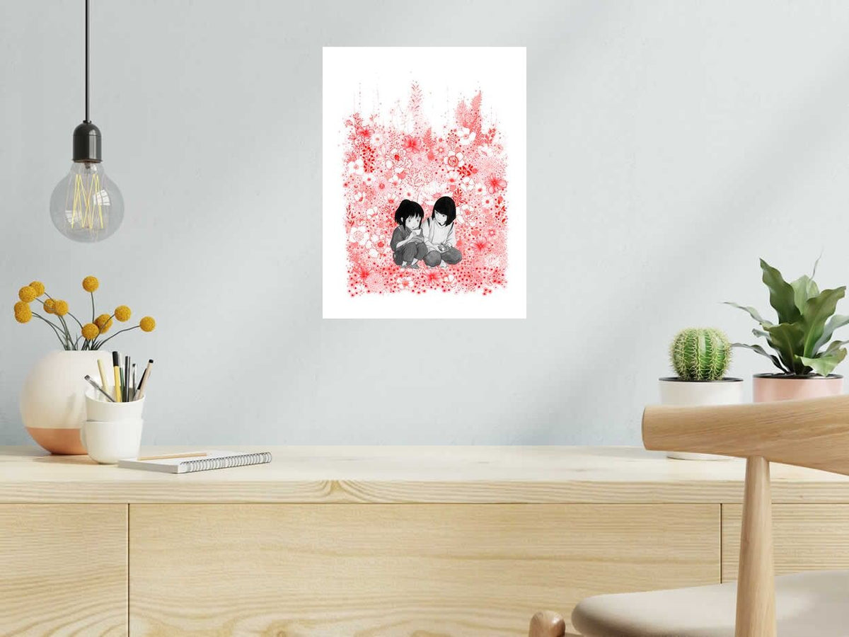 Estampe FLOWER CHIHIRO rouge de CAMILLE POLI dans un intérieur – 30 × 40 cm