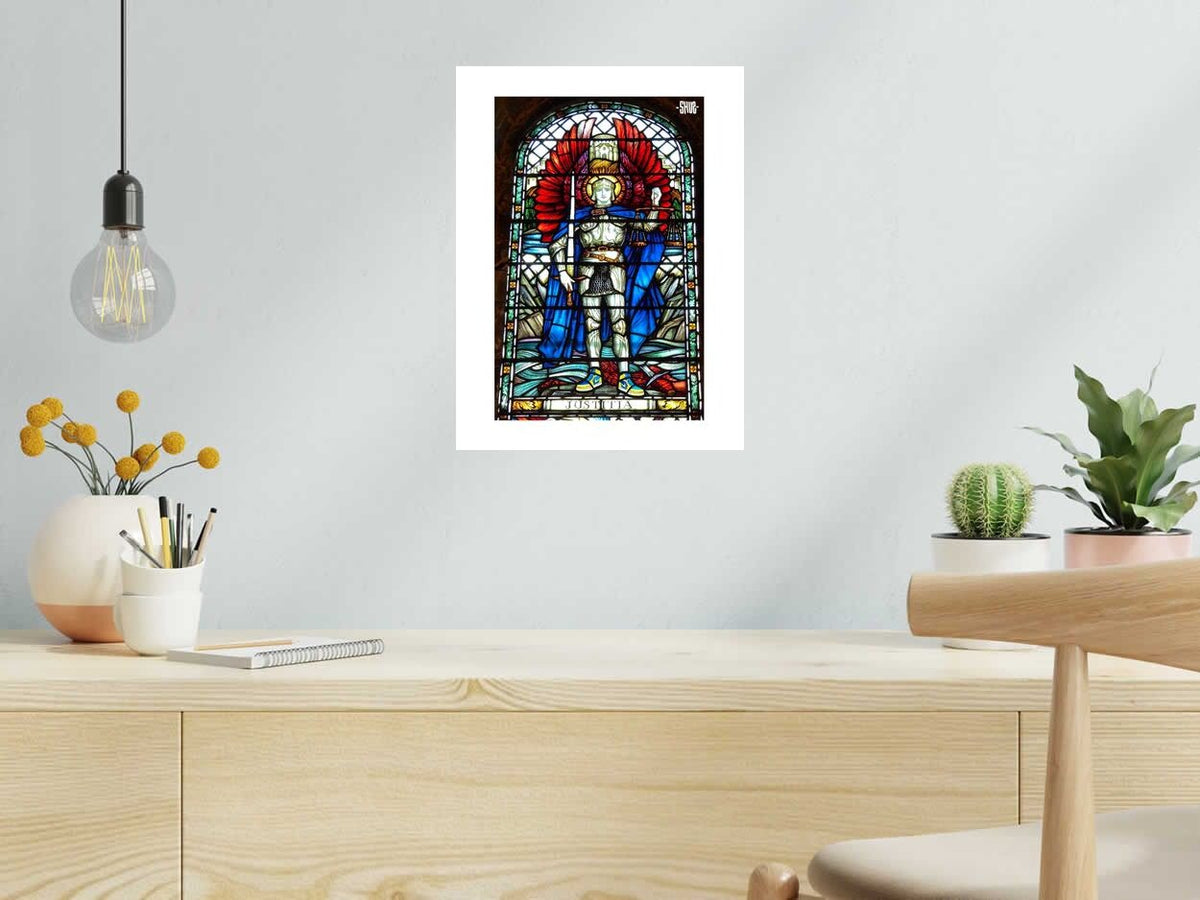 Estampe Justice & Jordan de SHUZ dans un intérieur – 30 × 40 cm