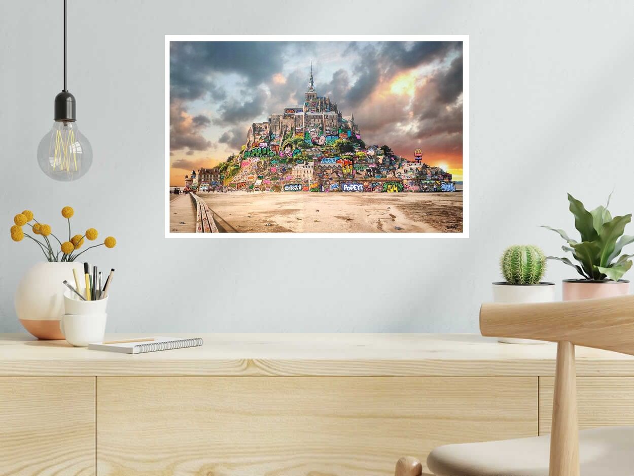 Estampe Les pirates du Mont St Michel de BLACH dans un intérieur – 60 × 40 cm