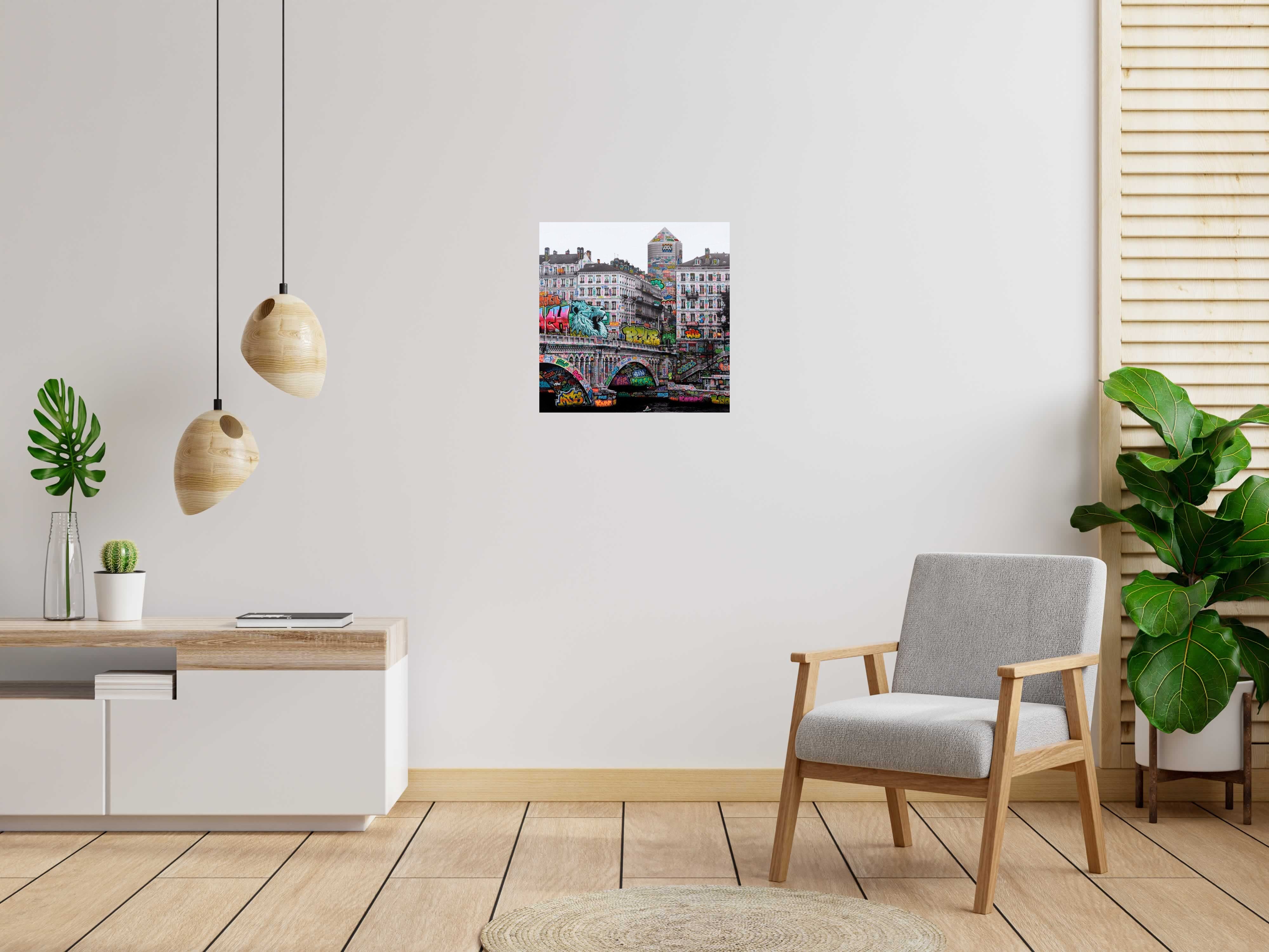 Estampe VIC  Lyon Noir & Blanc de BLACH dans un intérieur – 60 × 6 cm