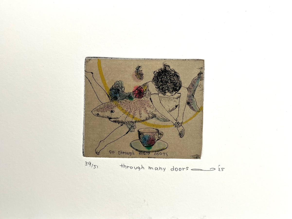 Gravure gravure petit format ocre through many doors – ATSUKO ISHII – 21 × 15 cm