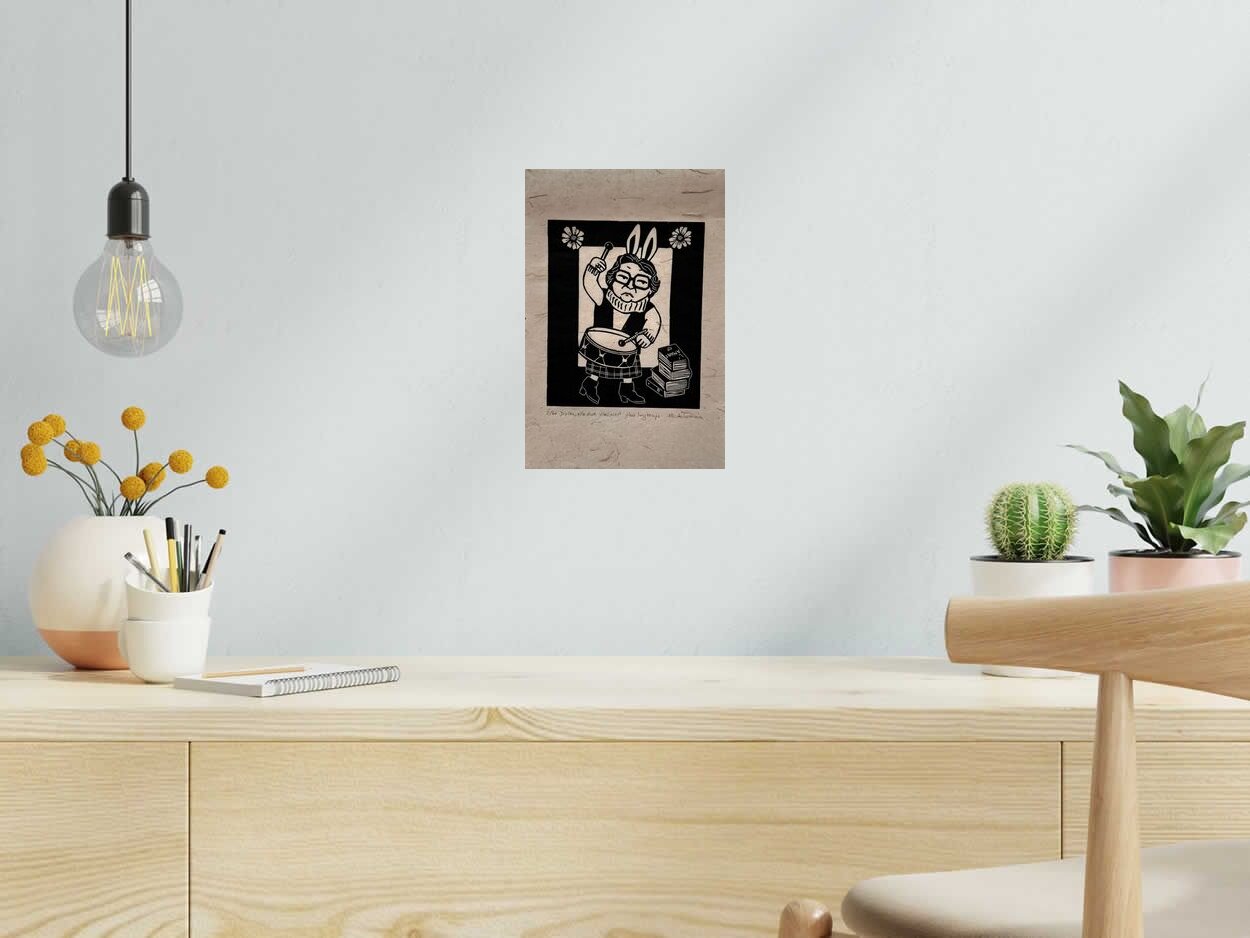 Linogravure Duras, elle dure vraiment plus longtemps de PHILIPPE ACHERMANN dans un intérieur – 30 × 20 cm