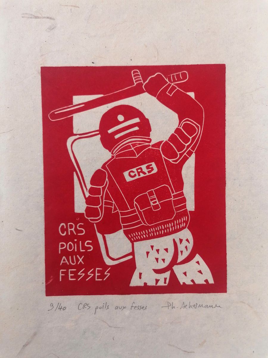 Linogravure figuratif petit format rouge CRS POILS AUX FESSES – PHILIPPE ACHERMANN – 18 × 24 cm