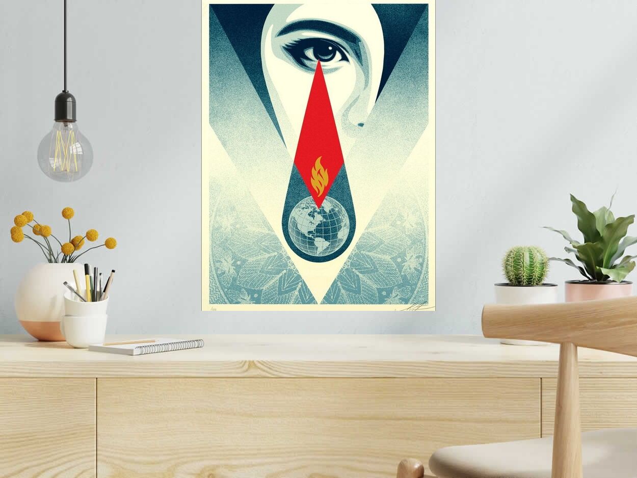 Lithographie Tear flame de OBEY : SHEPARD FAIREY dans un intérieur – 61 × 91 cm