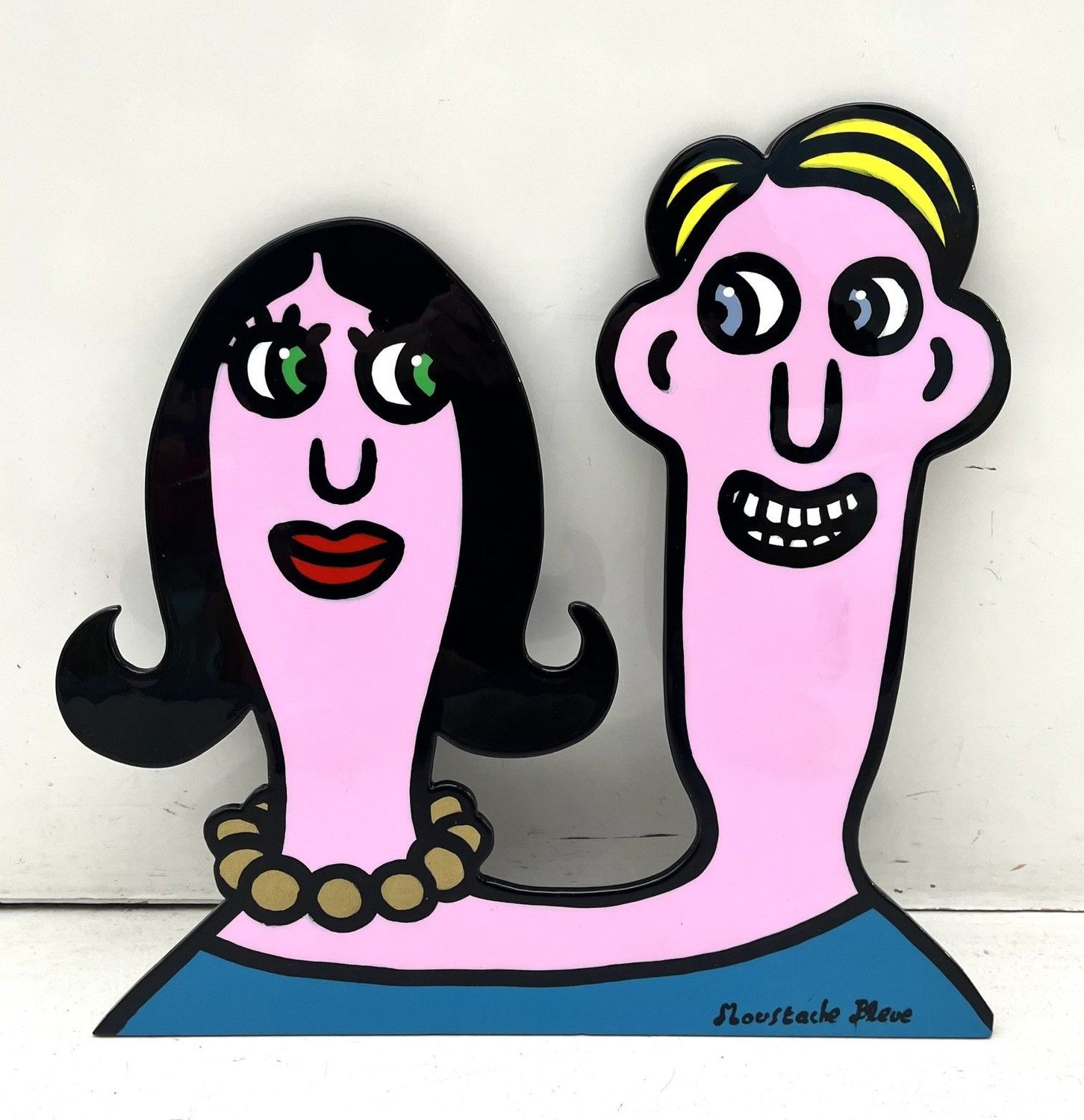 Sculpture de MOUSTACHE BLEUE a pour titre  Pearl relation style figuratif dim : MOUSTACHE BLEUEprix:220