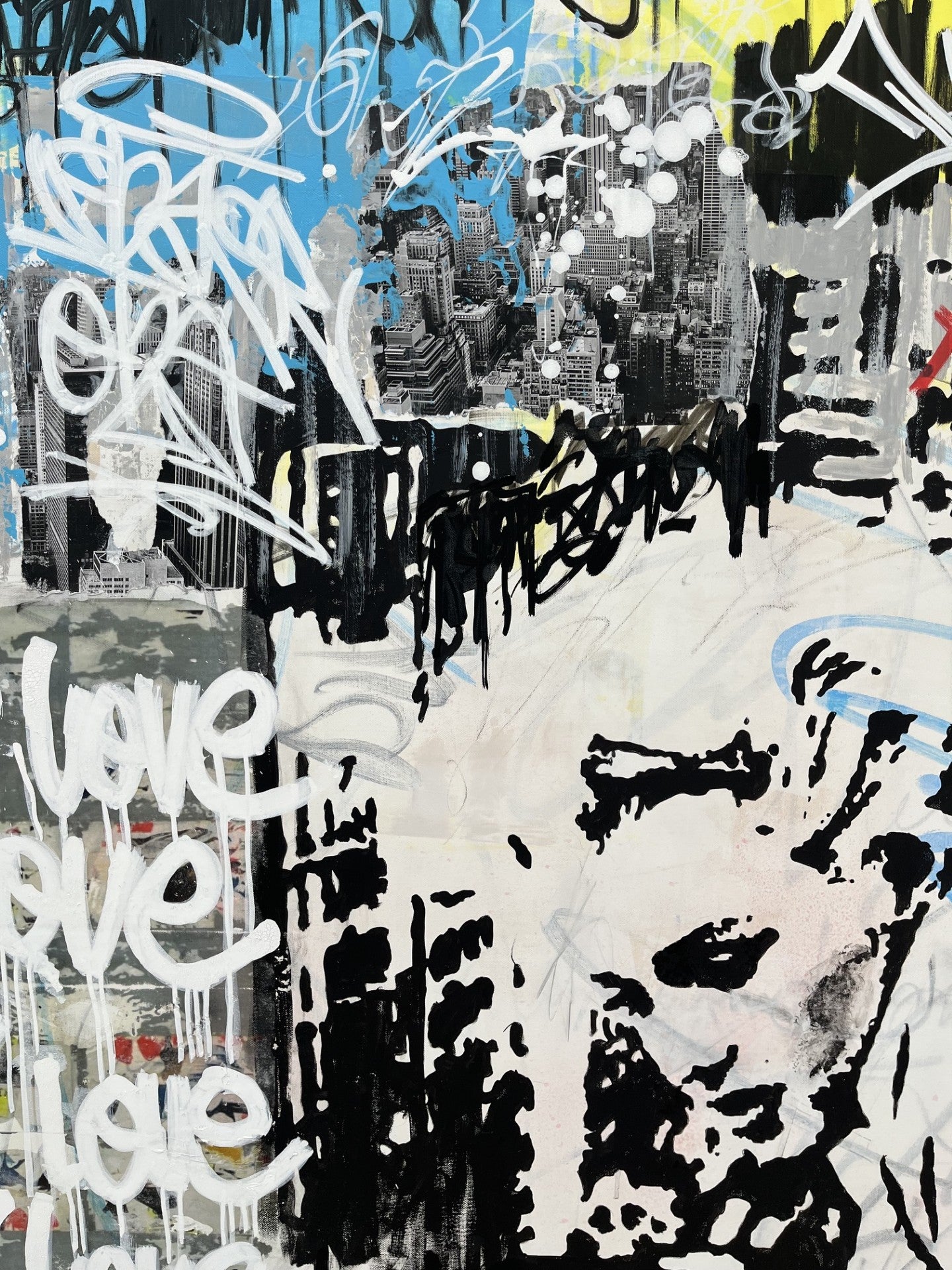 Peinture Love Love de PATRICIA GADISSEUR dans un intérieur – 150 × 100 cm
