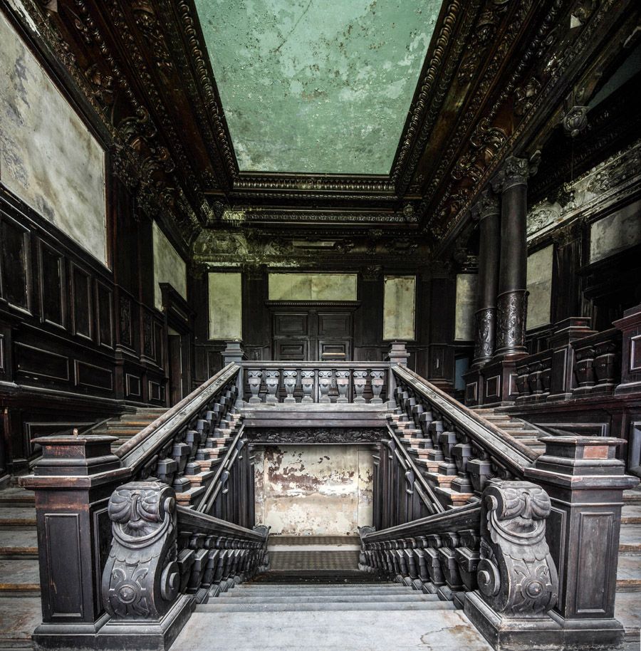 Photographie petit format PALAIS OUBLIE – CHRISTIAN BRUNEAU – 24 × 36 cm