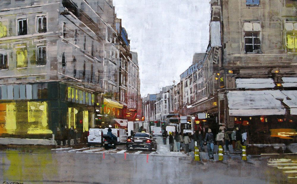 Tableau figuratif grande taille beige et jaune RUE DU FAUBOURG MONTMARTRE – ADRIEN FAVEAU – 81 × 130 cm