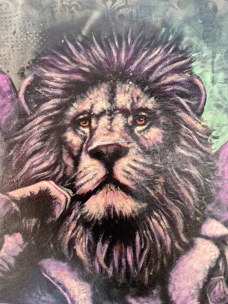 Tableau Crypto King de REMY POSCAR dans un intérieur – 100 × 100 cm