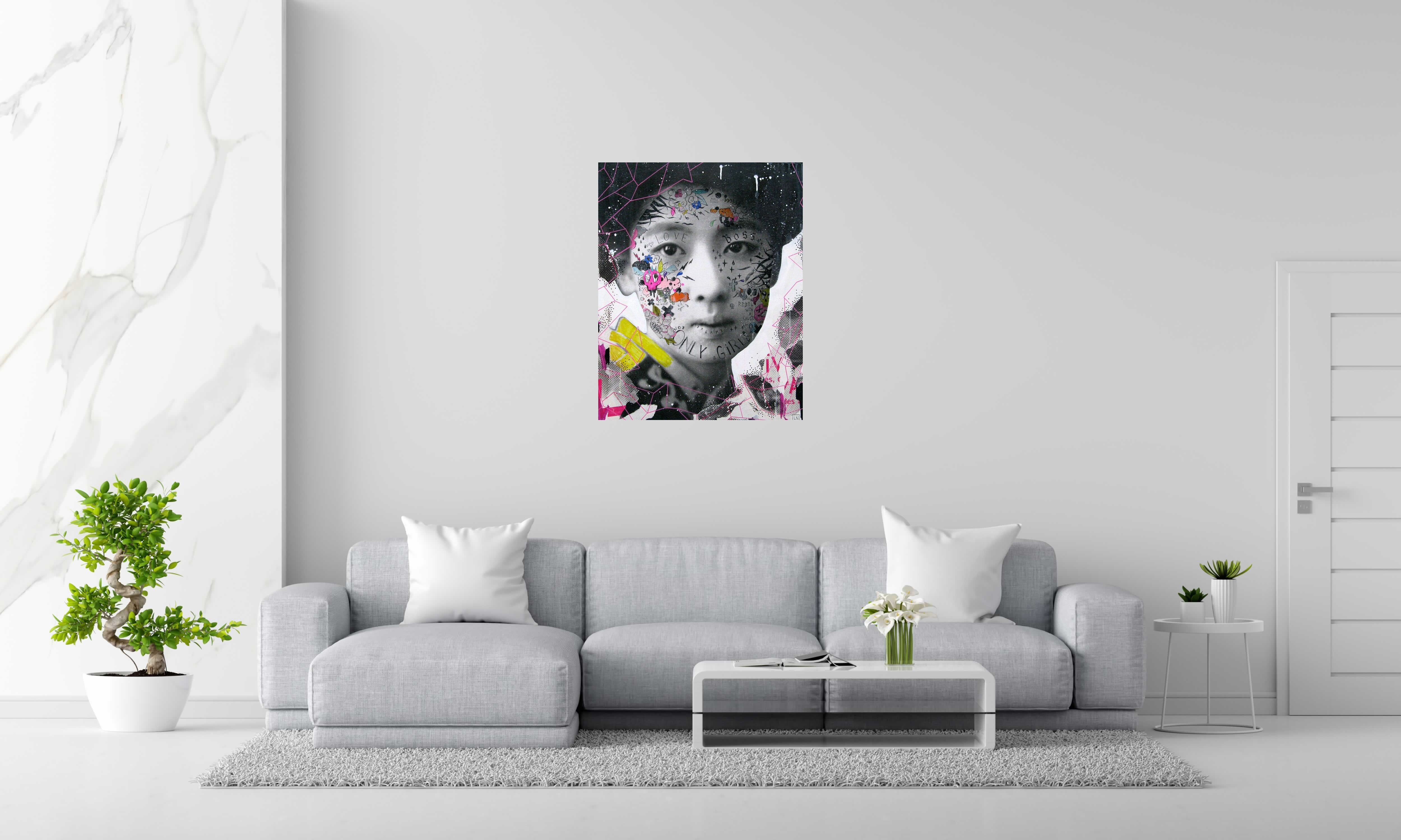 Tableau NOT ONLY A GIRL de LN LE PAPE dans un intérieur – 92 × 73 cm