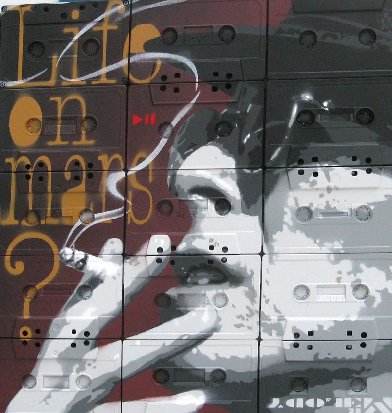 Tableau street art petit format noir et rouge Pièce unique STREET ART: LIFE ON MARS  II – MR MELODY – 30 × 32 cm