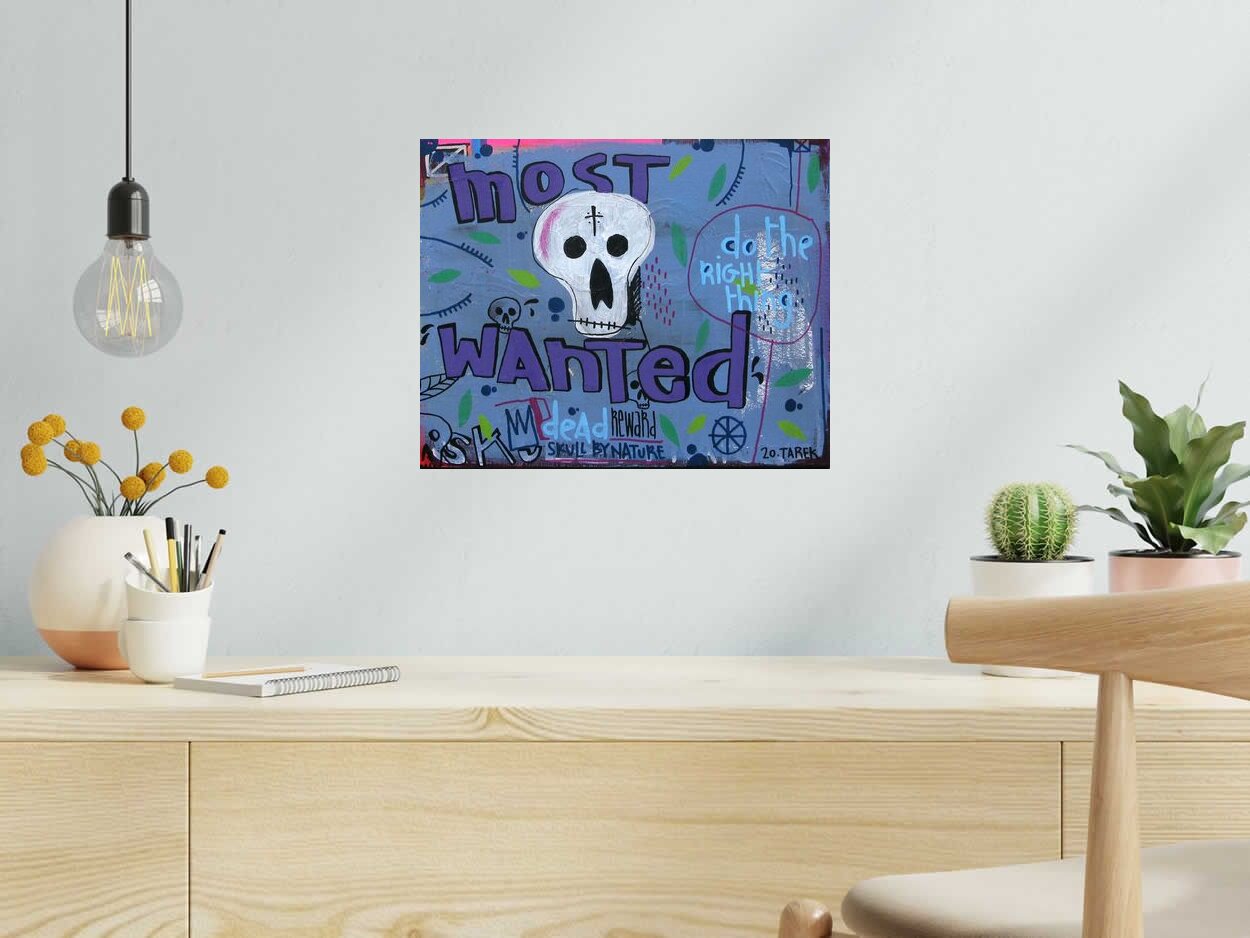 Tableau Most Wanted de TAREK dans un intérieur – 41 × 33 cm