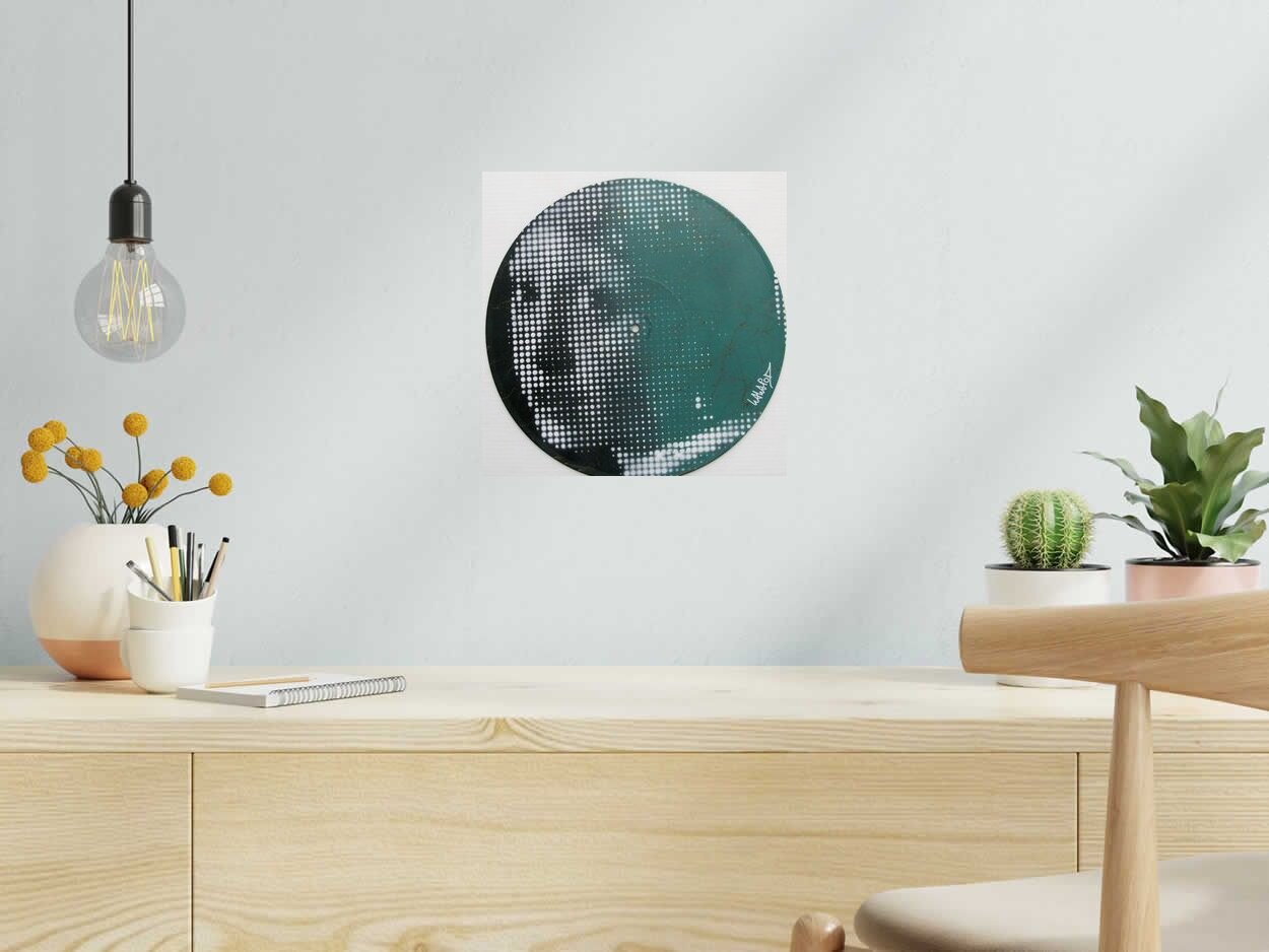 Toile Vermeer vert de WAWAPOD dans un intérieur – 30 × 30 cm